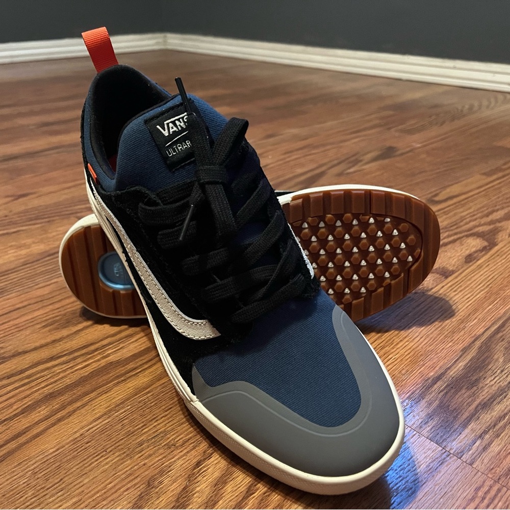 Brand new Vans Ultrarange. Size 11